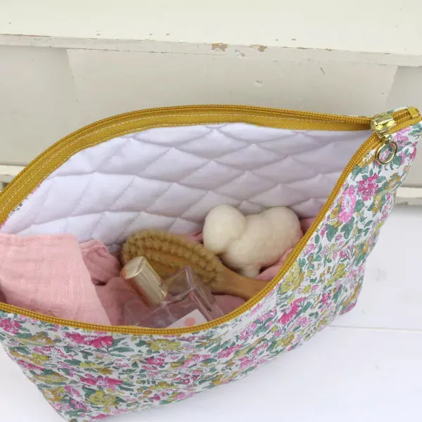 Barnabe aime le caf Toilet Bag Rosalie