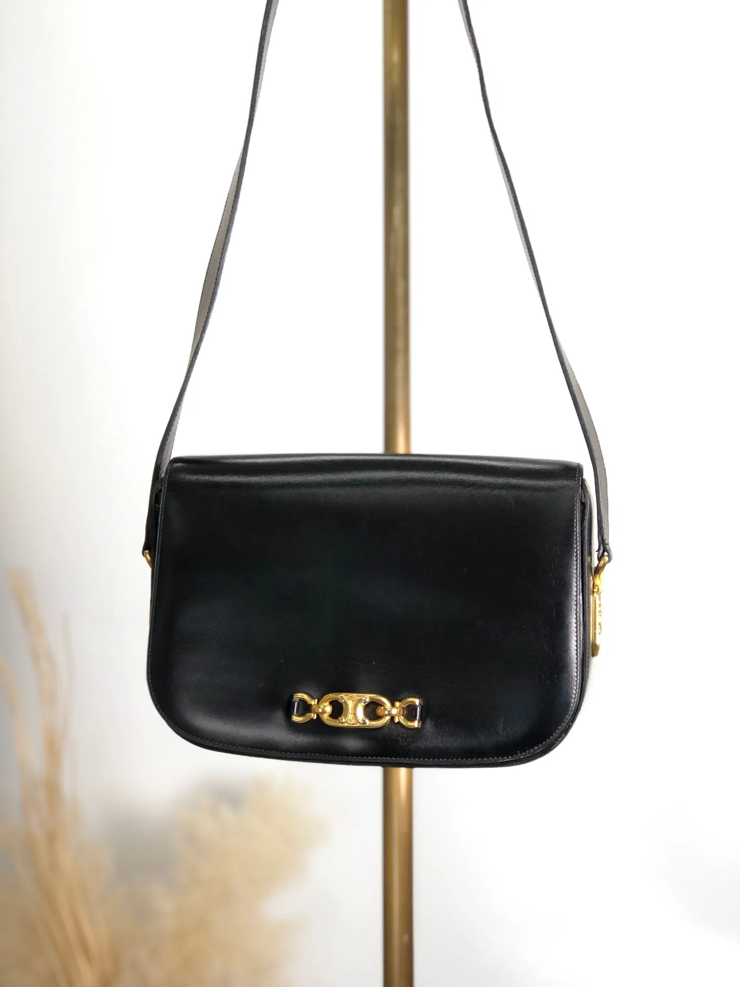CELINE Blason Shoulder bag Black Vintage fxkh5k