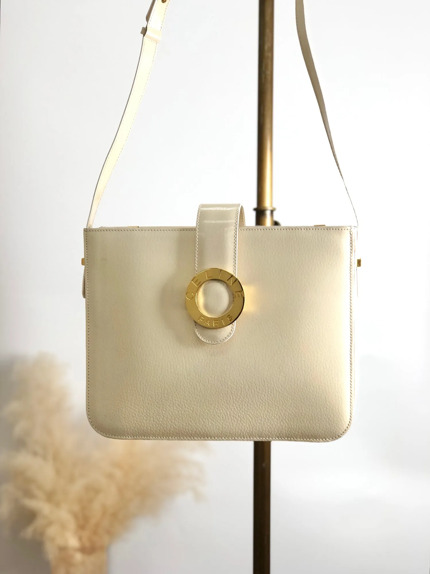CELINE Circle Logo Shoulder bag White Vintage vxg2uf