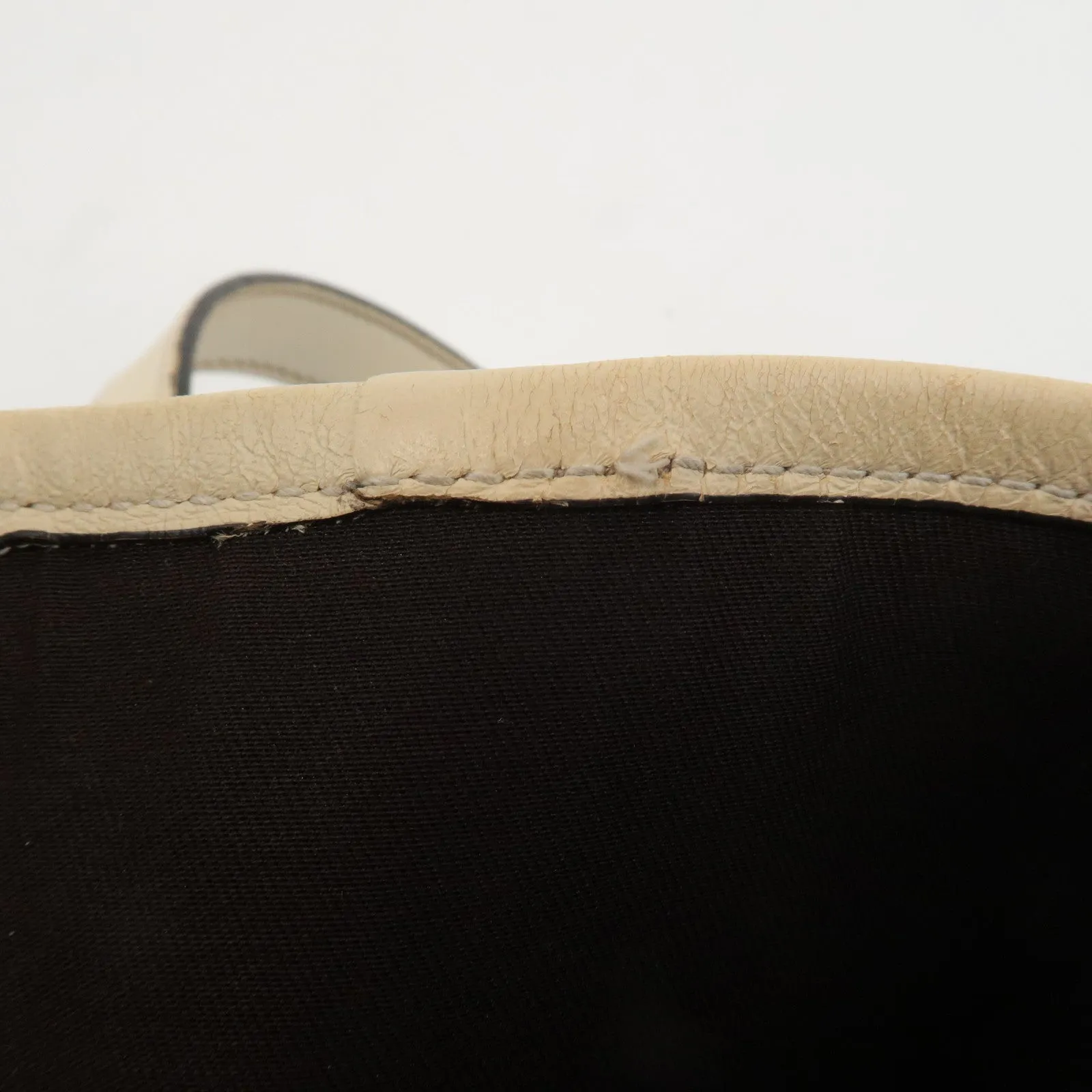 GUCCI GG Supreme Leather Shoulder Bag Beige Ivory 223666