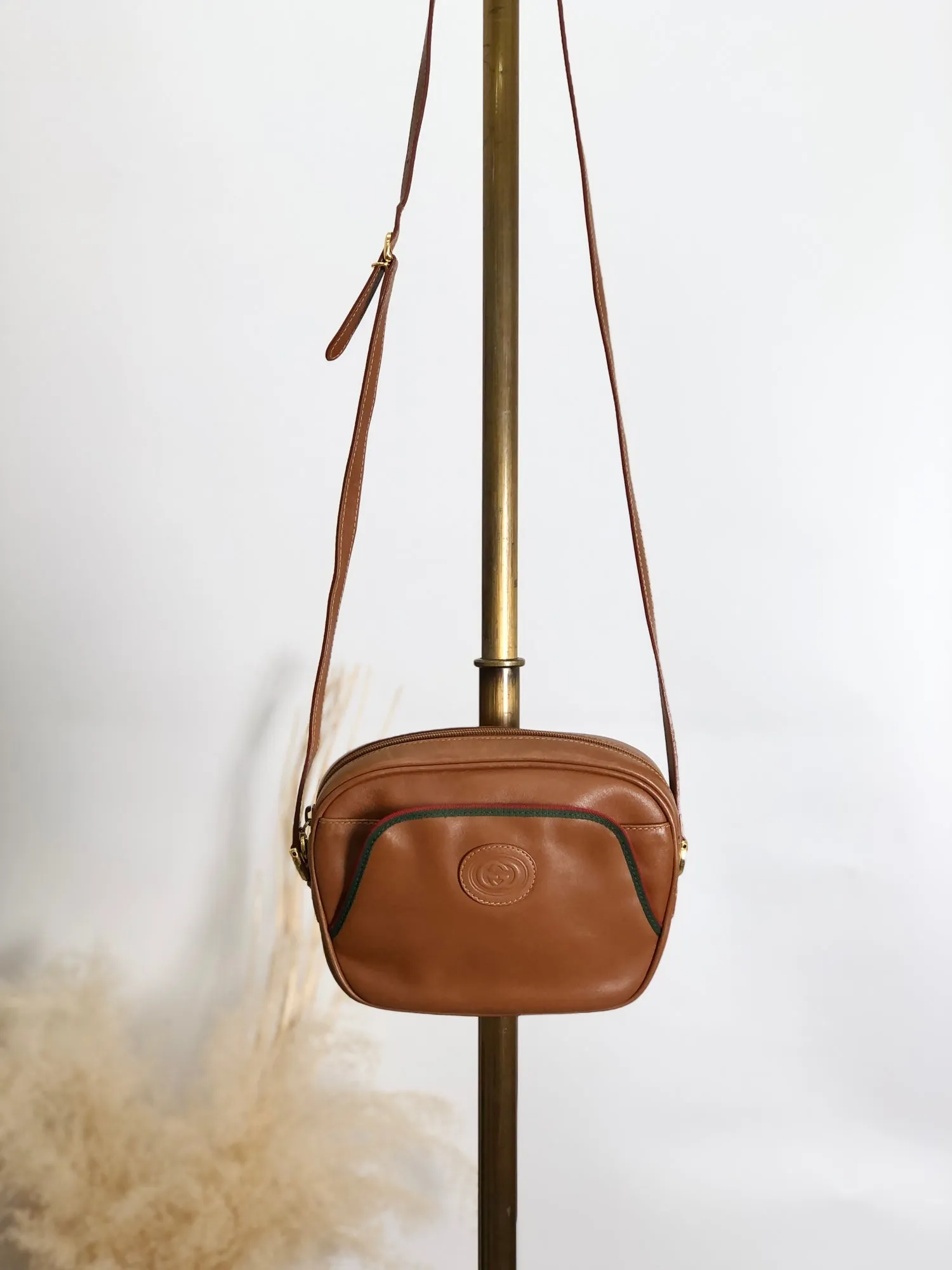 GUCCI Sherry Line Logo Embossed Shoulder bag Brown Vintage e8xuny