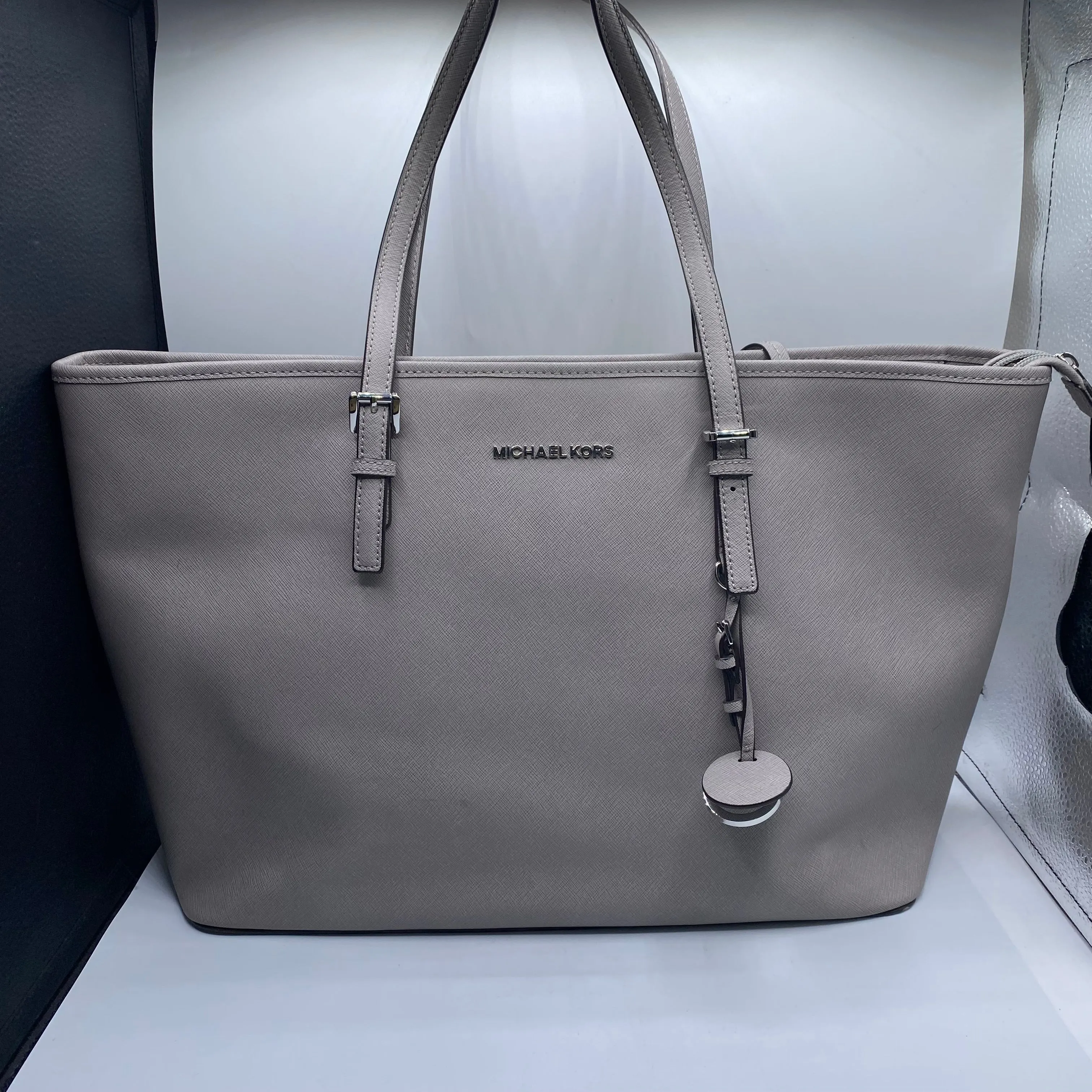 Handbag Designer By Michael Kors, Size: Large