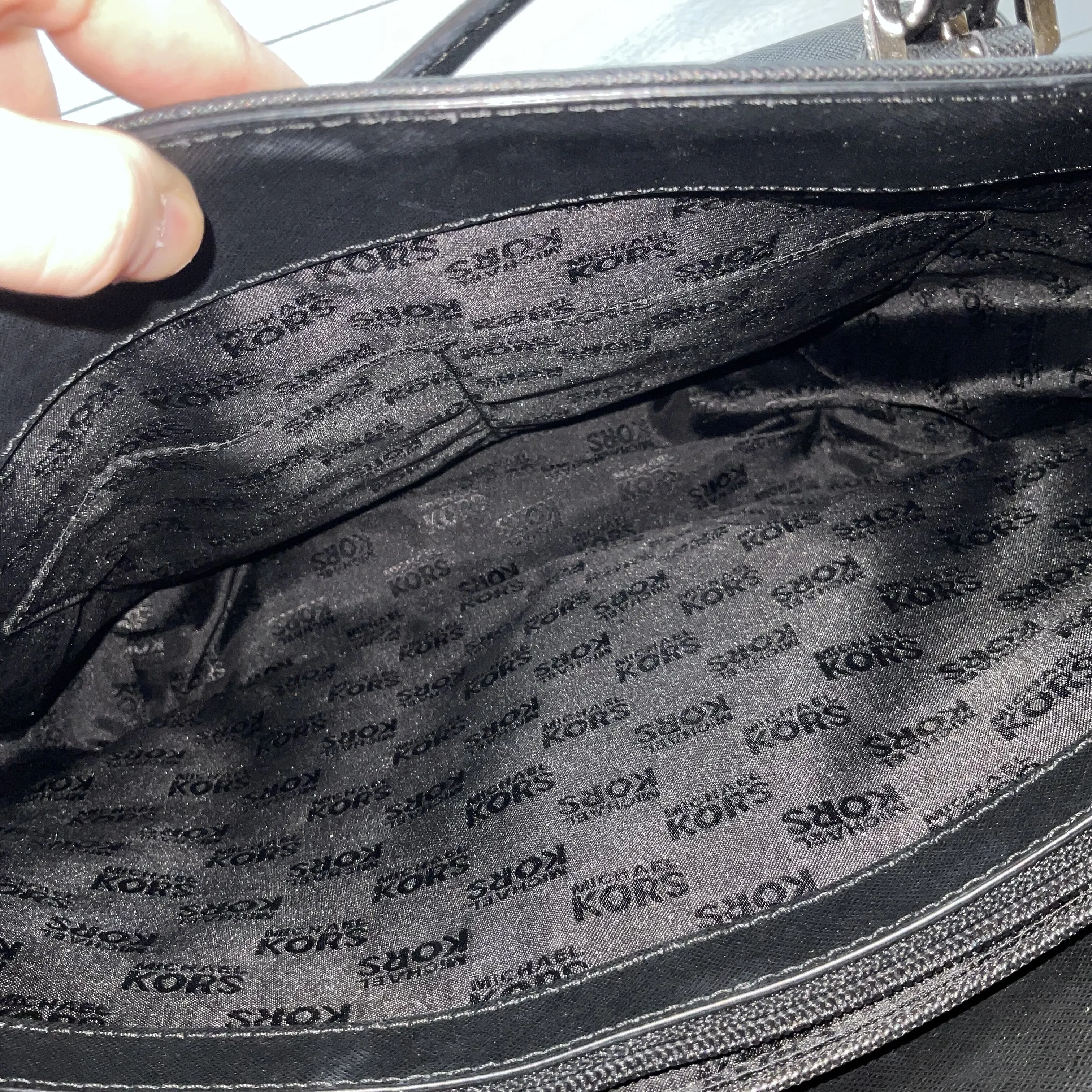 Handbag Designer By Michael Kors  Size: Large