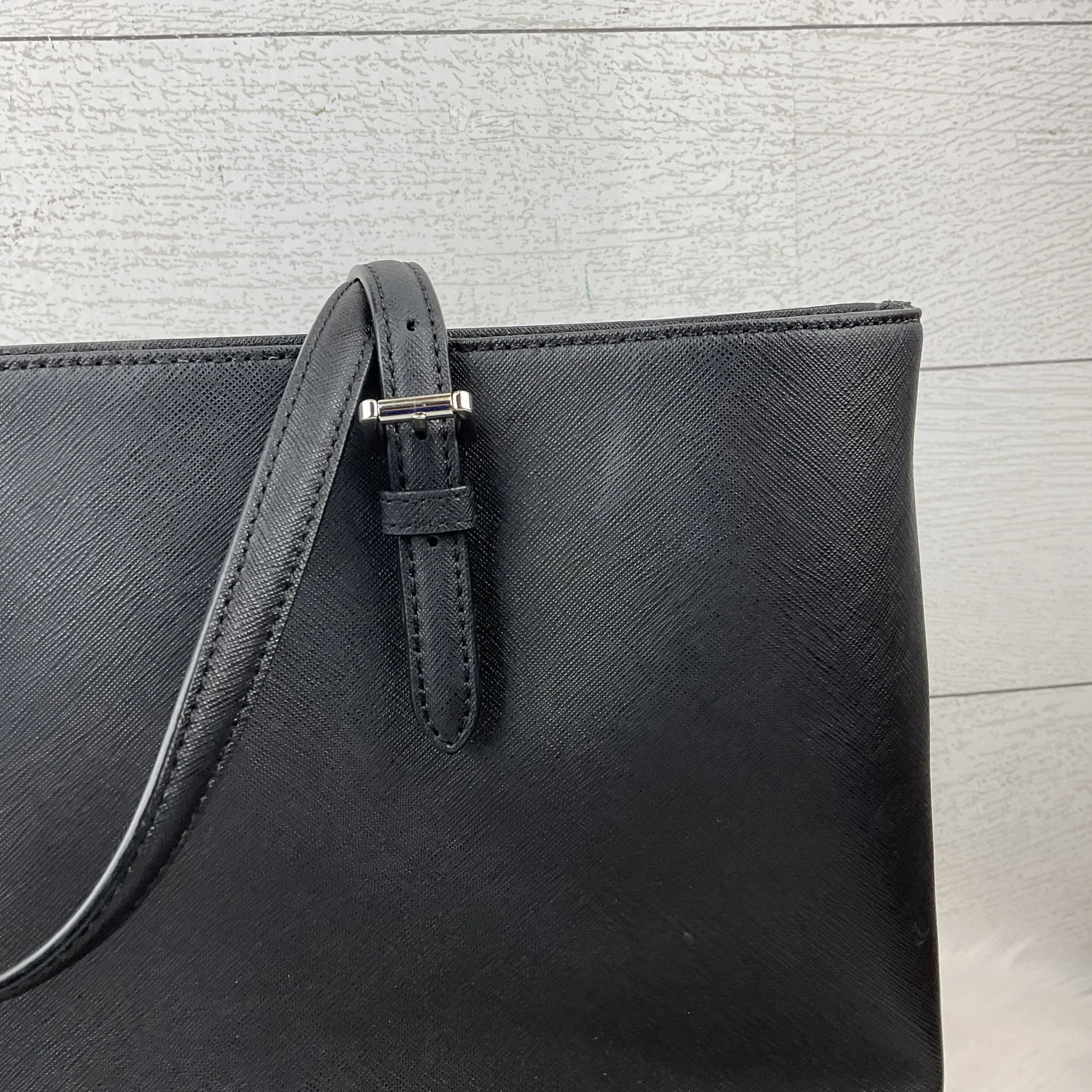 Handbag Designer By Michael Kors  Size: Large