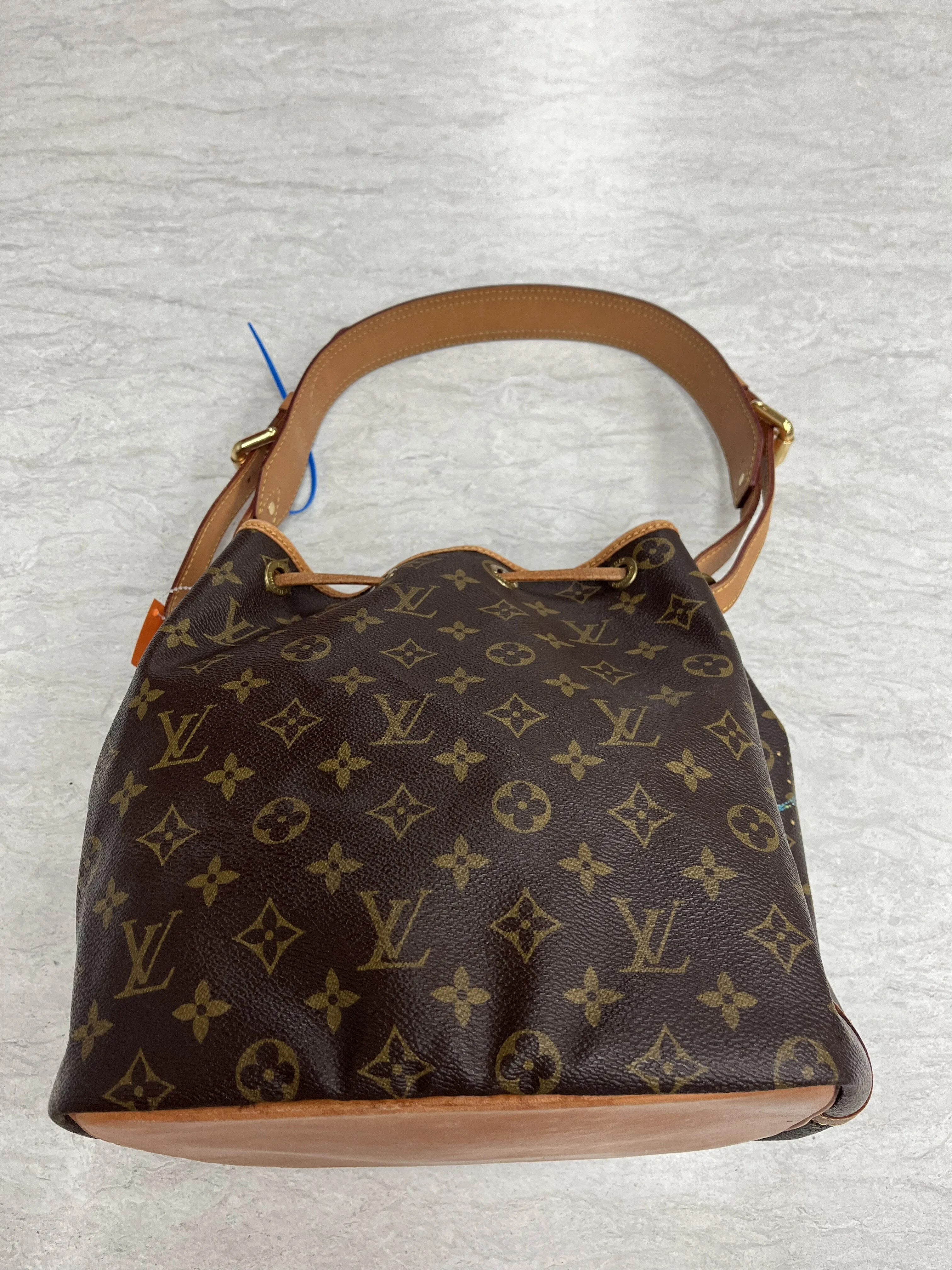 Handbag Luxury Designer By Louis Vuitton  Size: Large