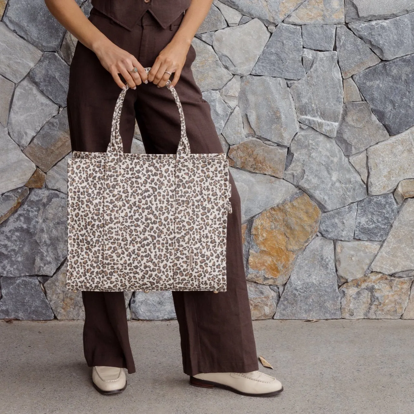 Large Bon Vivant Structured Tote Bag -- Tan Leopard