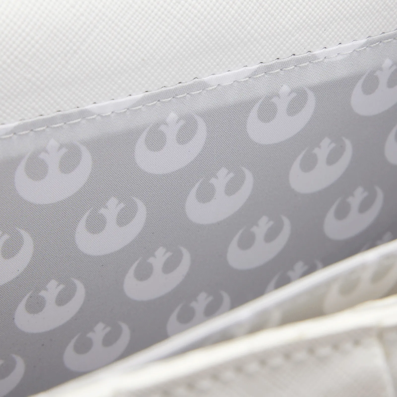 Loungefly x Star Wars Princess Leia White Cosplay Chain Strap Crossbody Bag