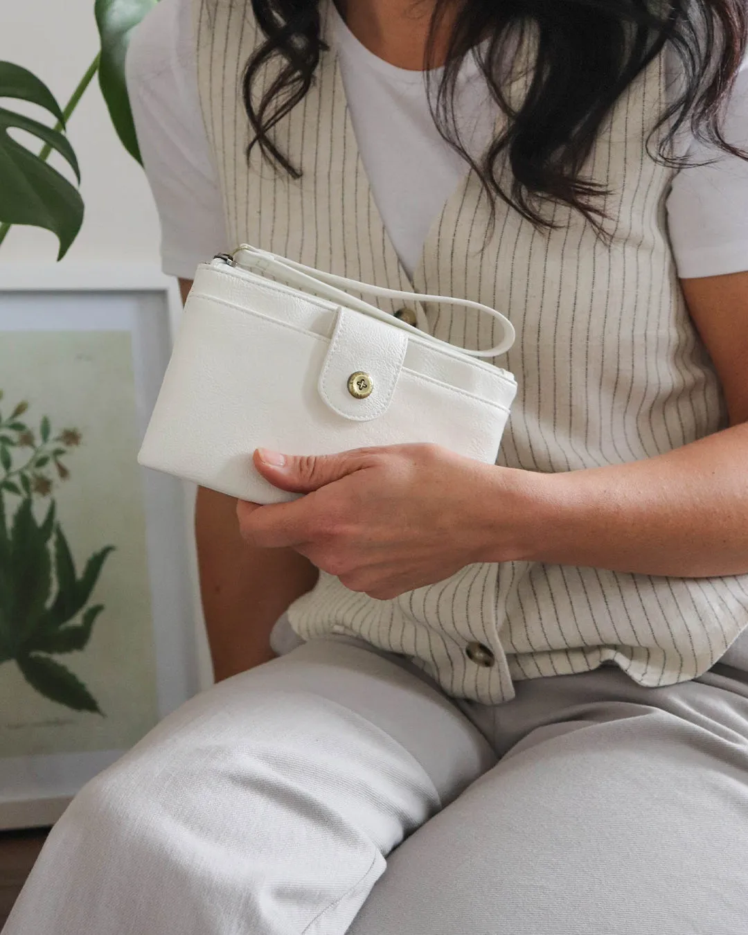 Stevie Wrist Clutch - Ivory