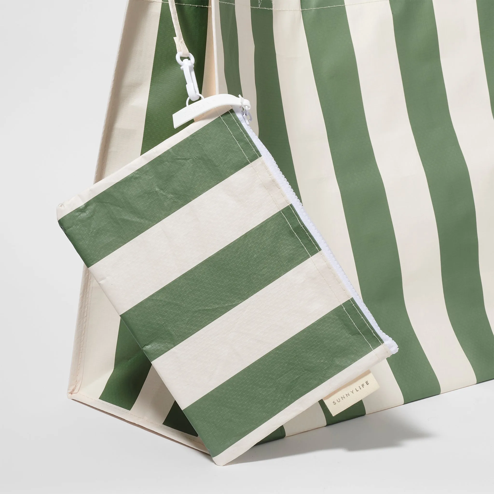 SUNNYLiFE Carryall Beach Bag The Vacay Olive Stripe