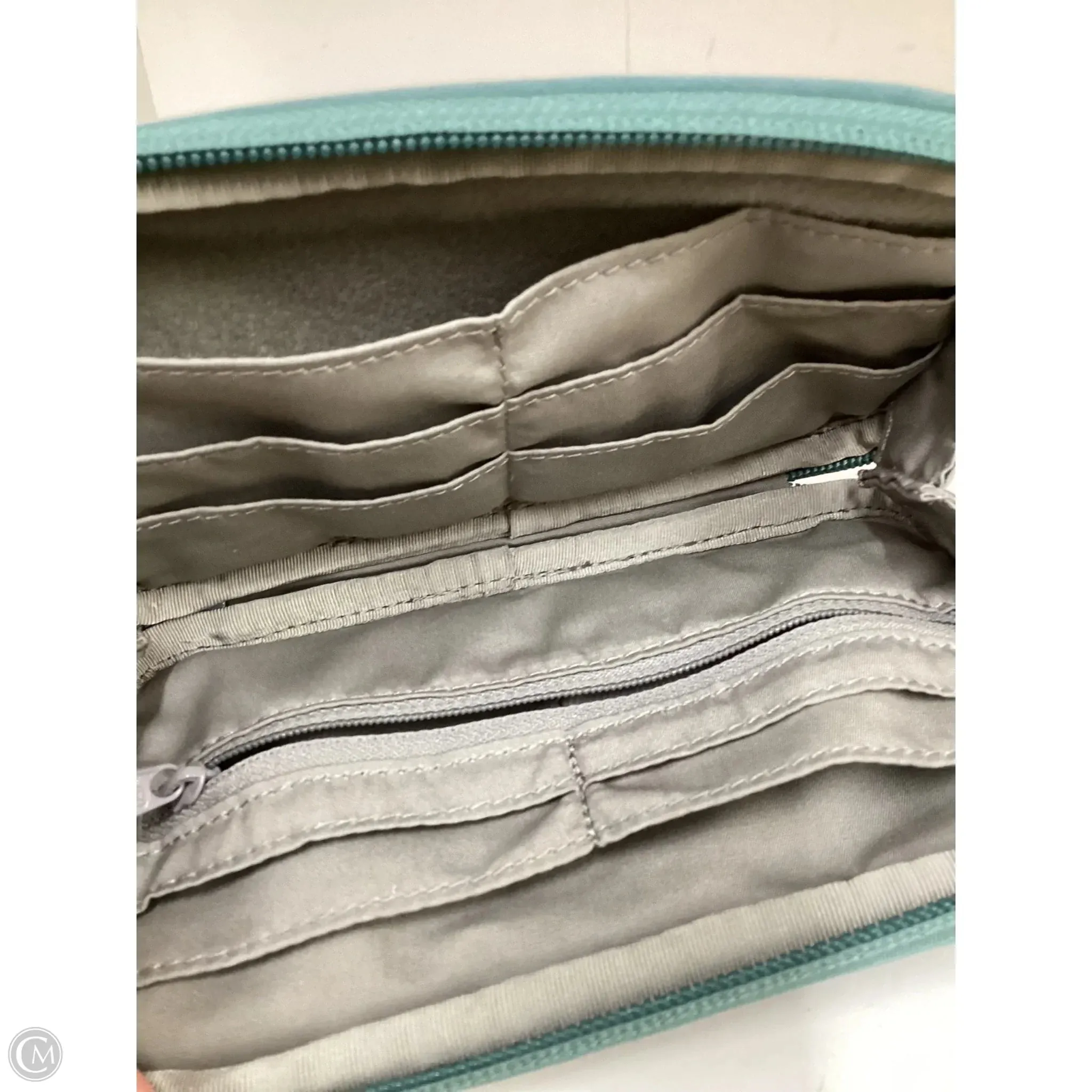 Wallet By Clothes Mentor, Size: Medium