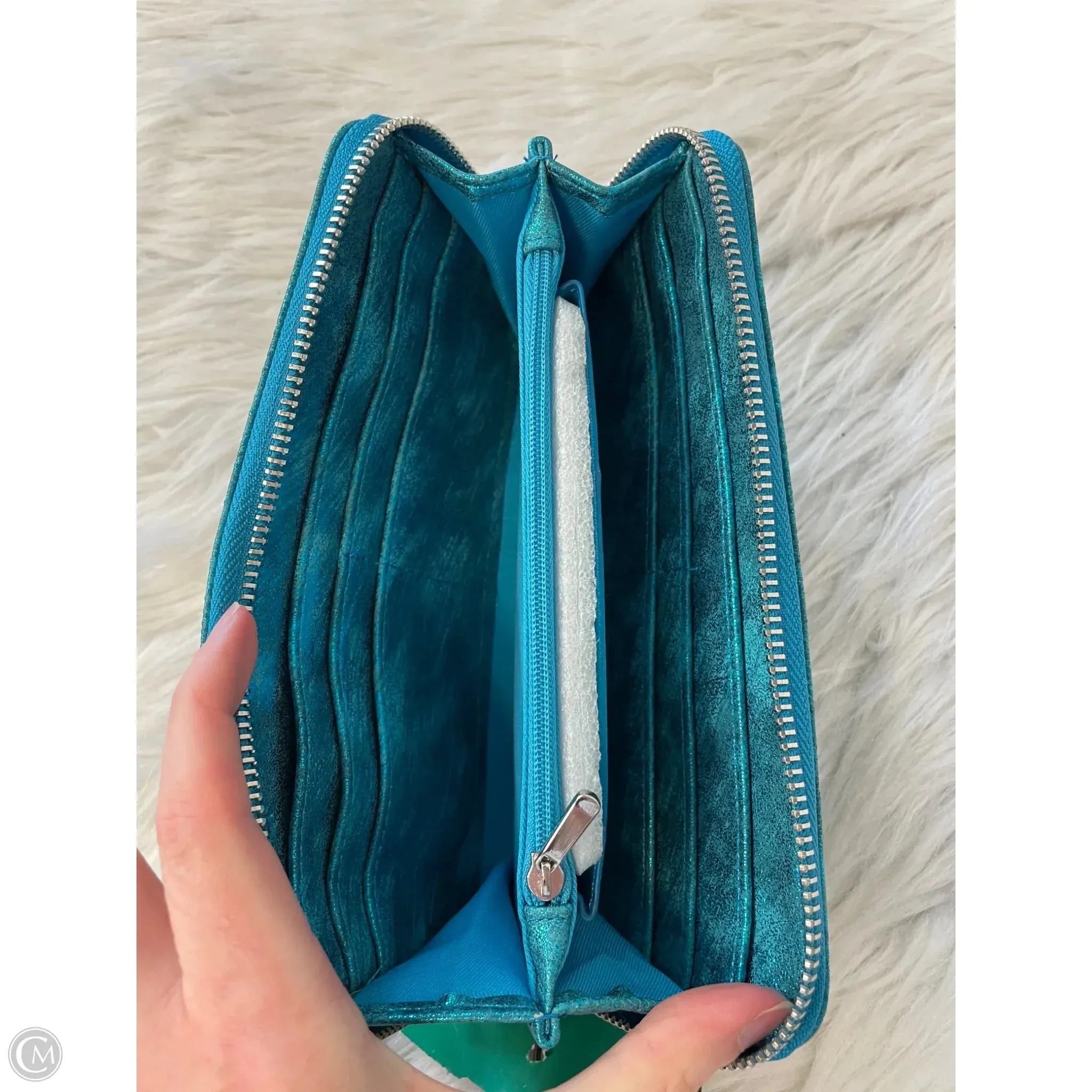 Wallet By Clothes Mentor, Size: Medium