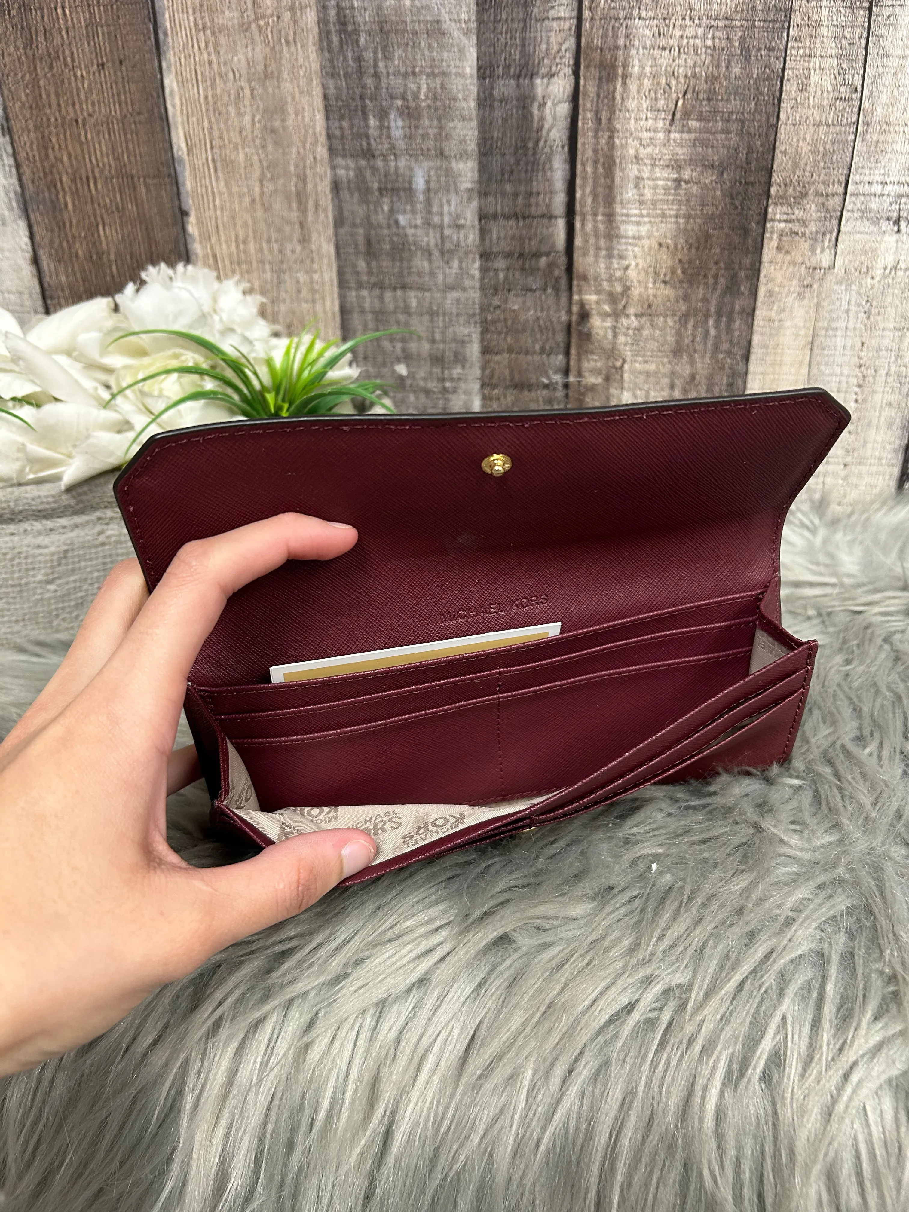 Wallet Designer By Michael Kors  Size: Medium