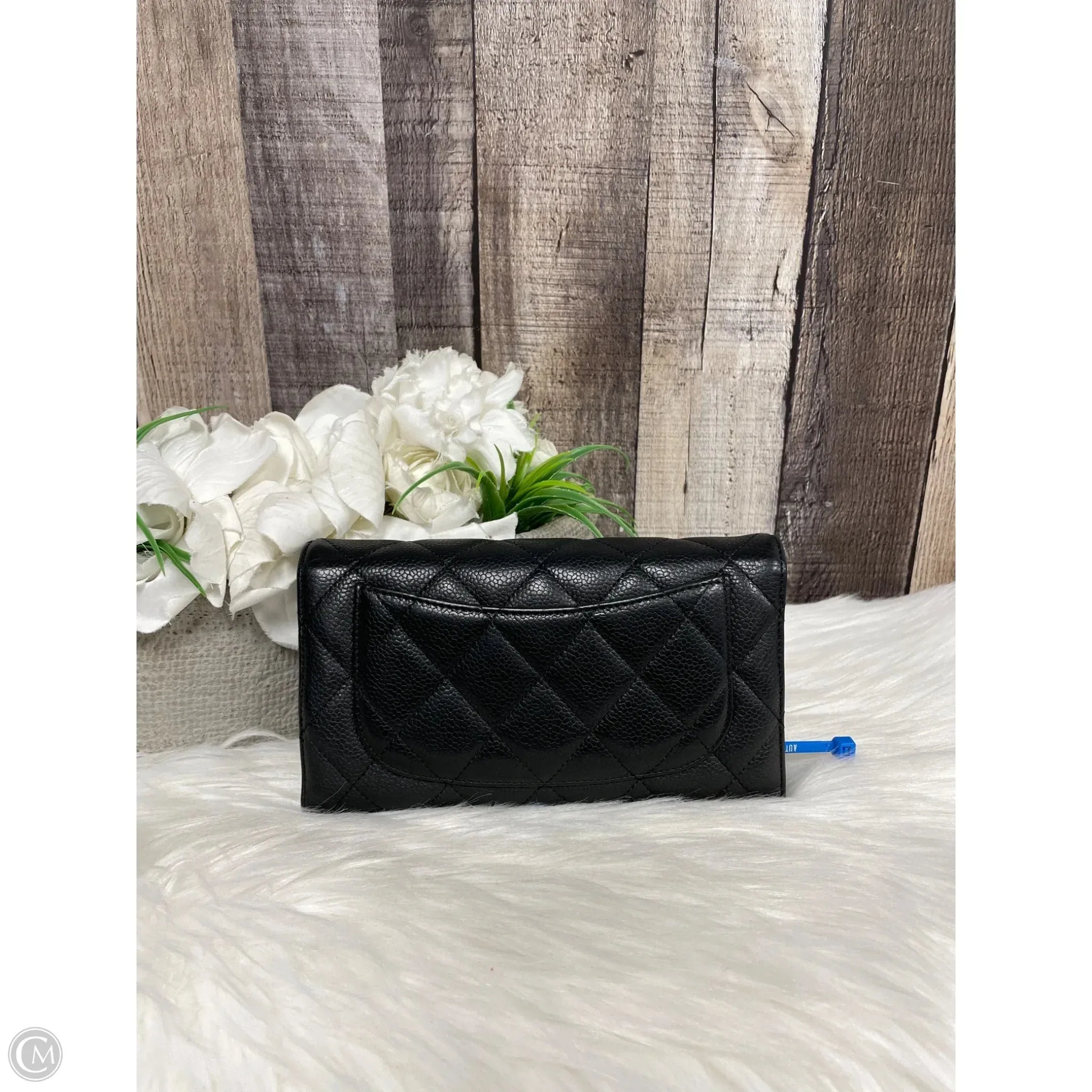 Wallet Luxury Designer By Chanel, Size: Medium